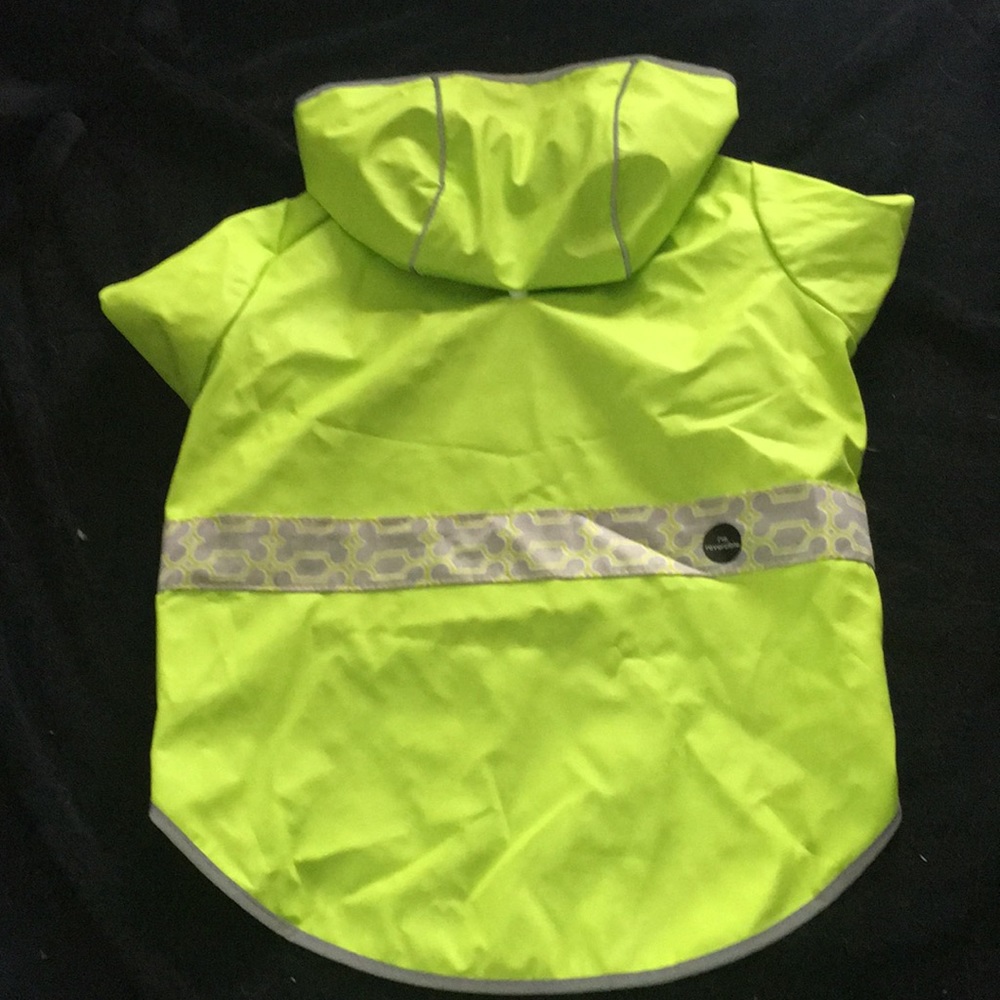 Puppy dog-bone design rain jacket 🐾